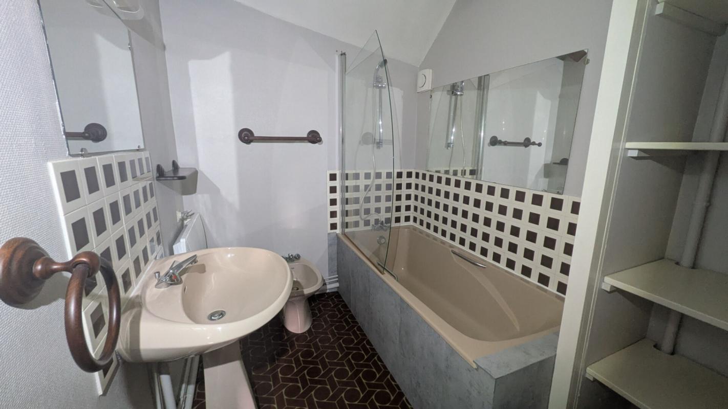 VARENNES-SUR-ALLIER Maison de ville avec jardin et cave sur Varennes Sur Allier 9