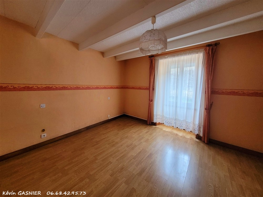 RUFFEC MONTJEAN (16240) : Maison de campagne 126m2 avec garage et atelier d'artisans 9