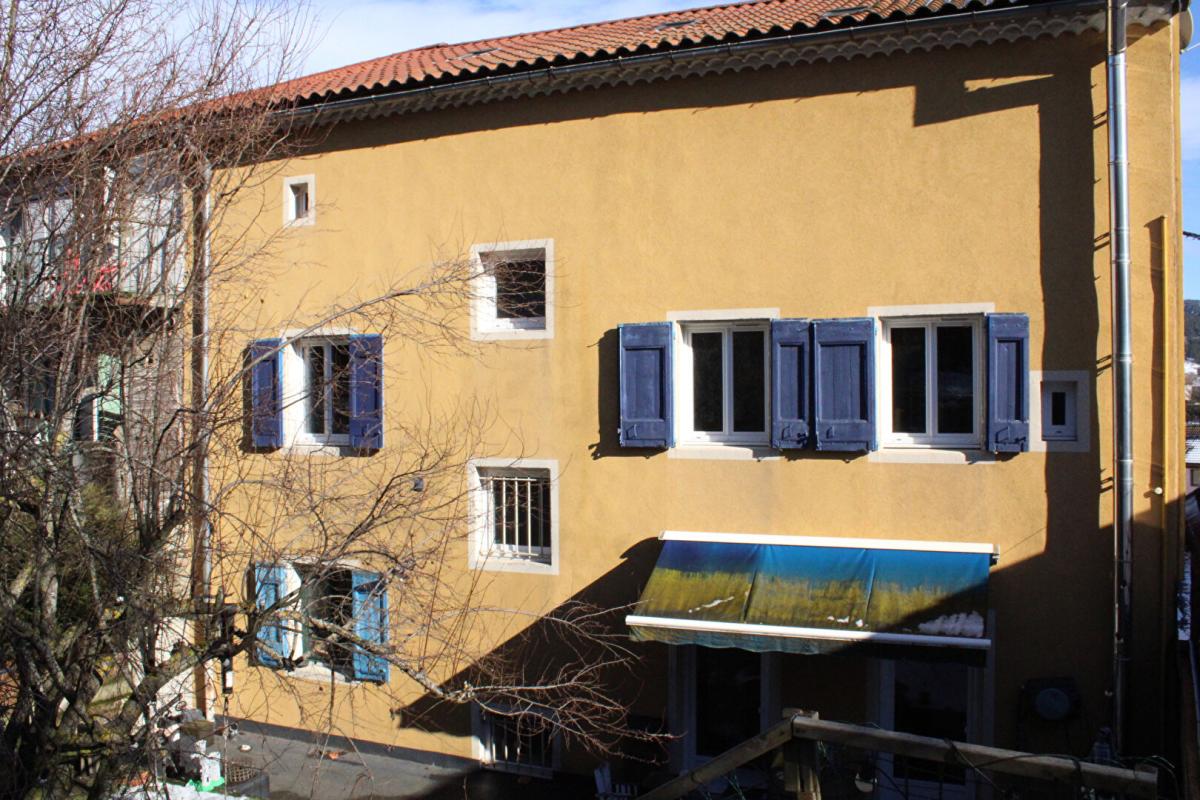 LANGOGNE Maison  avec jardin , garage et appartement indépendant 1