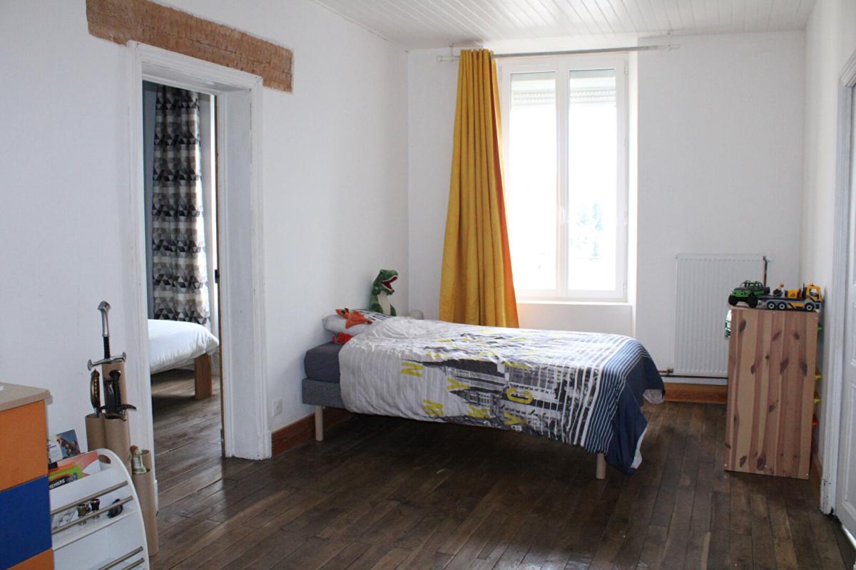 LANGOGNE Maison  avec jardin , garage et appartement indépendant 10