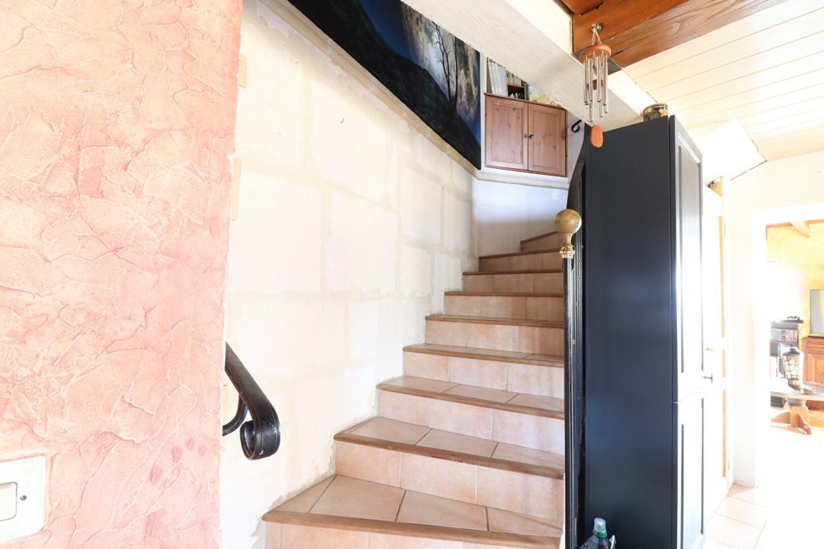 SAINT-VERAND Maison 6 pièces Saint Vérand  +/-120 m2 avec annexes et vue sur Monts du Lyonnais 13