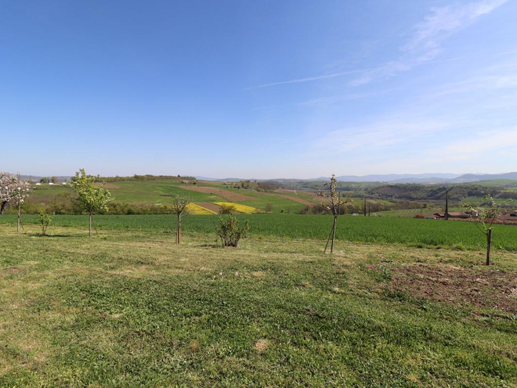 SAINT-VERAND Maison 6 pièces Saint Vérand  +/-120 m2 avec annexes et vue sur Monts du Lyonnais 2