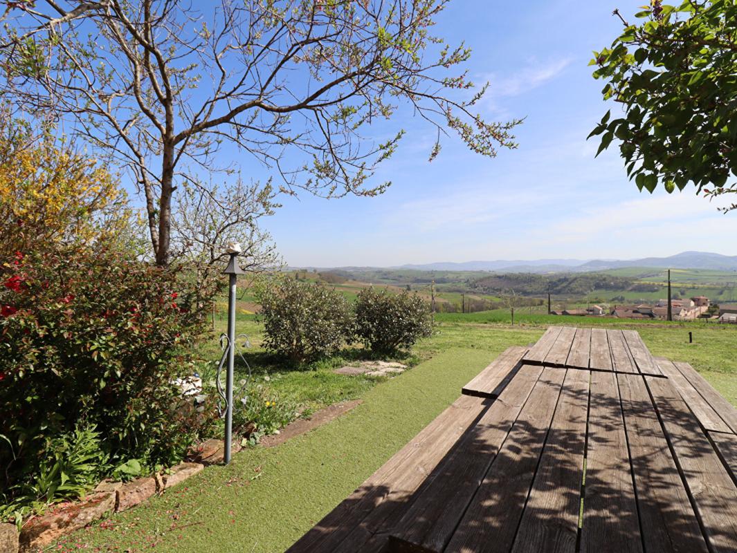 SAINT-VERAND Maison 6 pièces Saint Vérand  +/-120 m2 avec annexes et vue sur Monts du Lyonnais 5