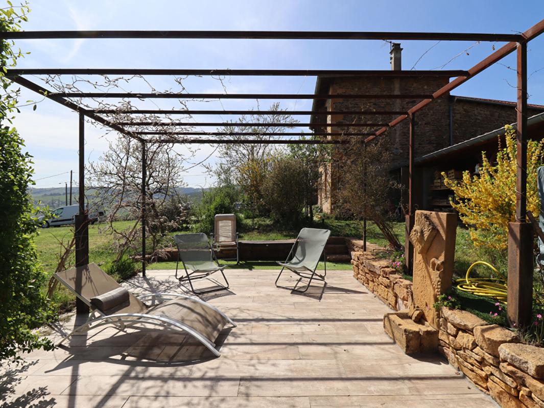 SAINT-VERAND Maison 6 pièces Saint Vérand  +/-120 m2 avec annexes et vue sur Monts du Lyonnais 6