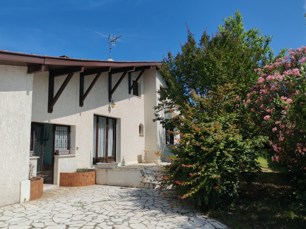 SAINT-PAUL-LES-DAX Maison au calme Saint Paul Les Dax 8 pièce(s) 158 m2 1