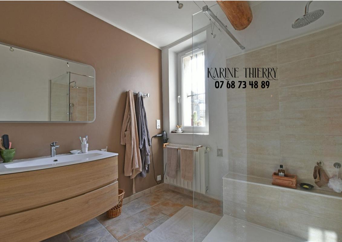 RIBAUTE-LES-TAVERNES Magnifique maison de village de caractère avec sa piscine 10