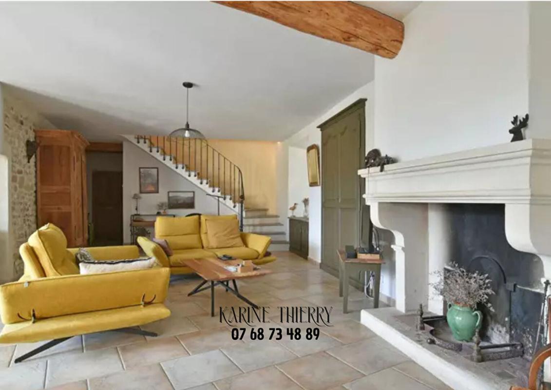 RIBAUTE-LES-TAVERNES Magnifique maison de village de caractère avec sa piscine 8