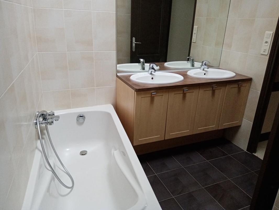 SAINT-JEAN-BREVELAY Immeuble Saint Jean Brevelay 5