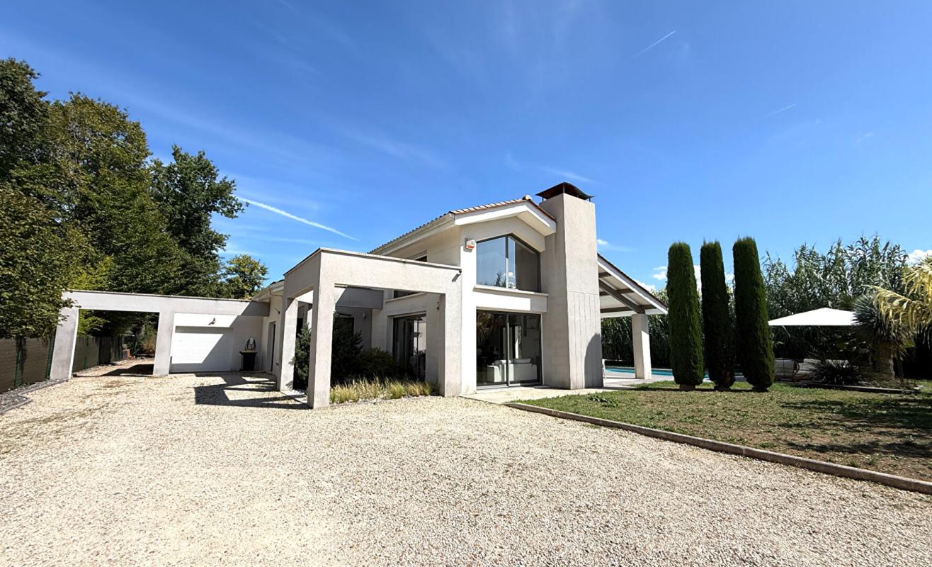 FLEAC EXCLUSIVITÉ VILLA D'ARCHITECTE ENVIRONNEMENT PRIVILÉGIÉ 1