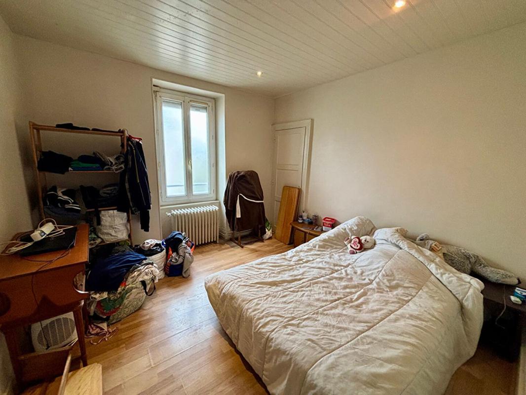 NEVERS Immeuble Nevers 258 m2 - hangar de 150 m² - Bonne rentabilité 16