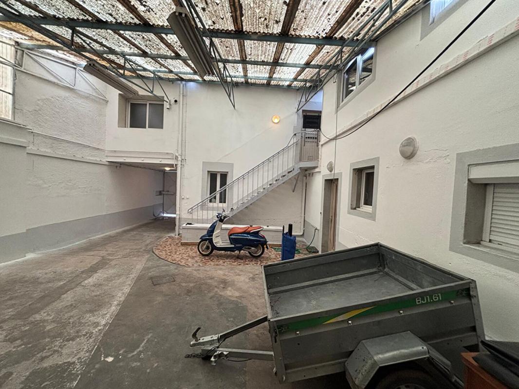 NEVERS Immeuble Nevers 258 m2 - hangar de 150 m² - Bonne rentabilité 2