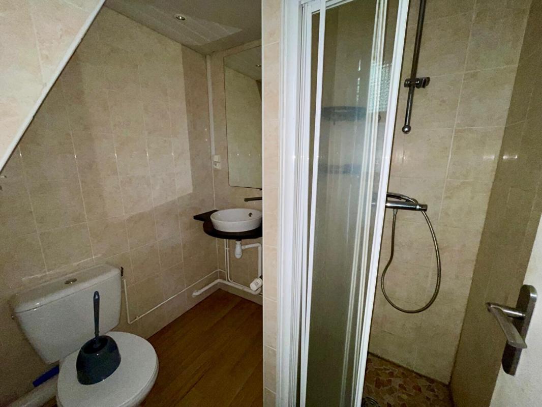 NEVERS Immeuble Nevers 258 m2 - hangar de 150 m² - Bonne rentabilité 6