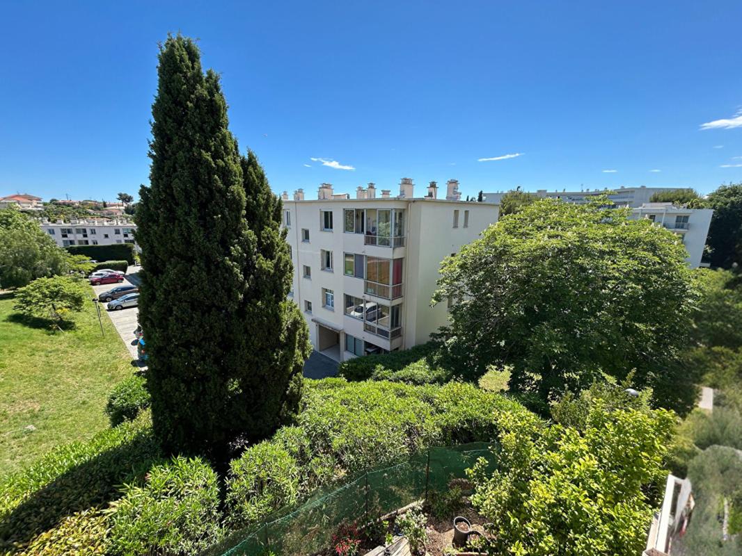 ANTIBES Antibes, quartier Fontmerle 4 pièces 90 m² ,Vue verdure , Parking , beau potentiel 1