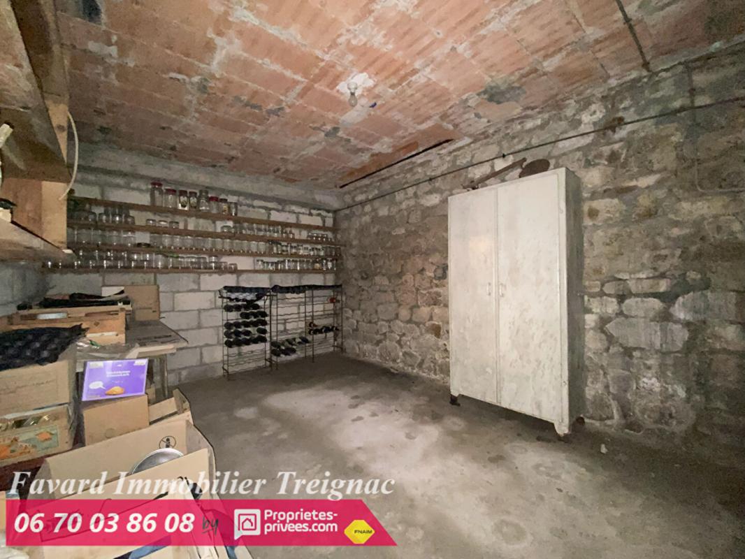 TREIGNAC A SAISIR . Maison avec grand atelier et bureau ? 4 chambres ? Centre Treignac 12