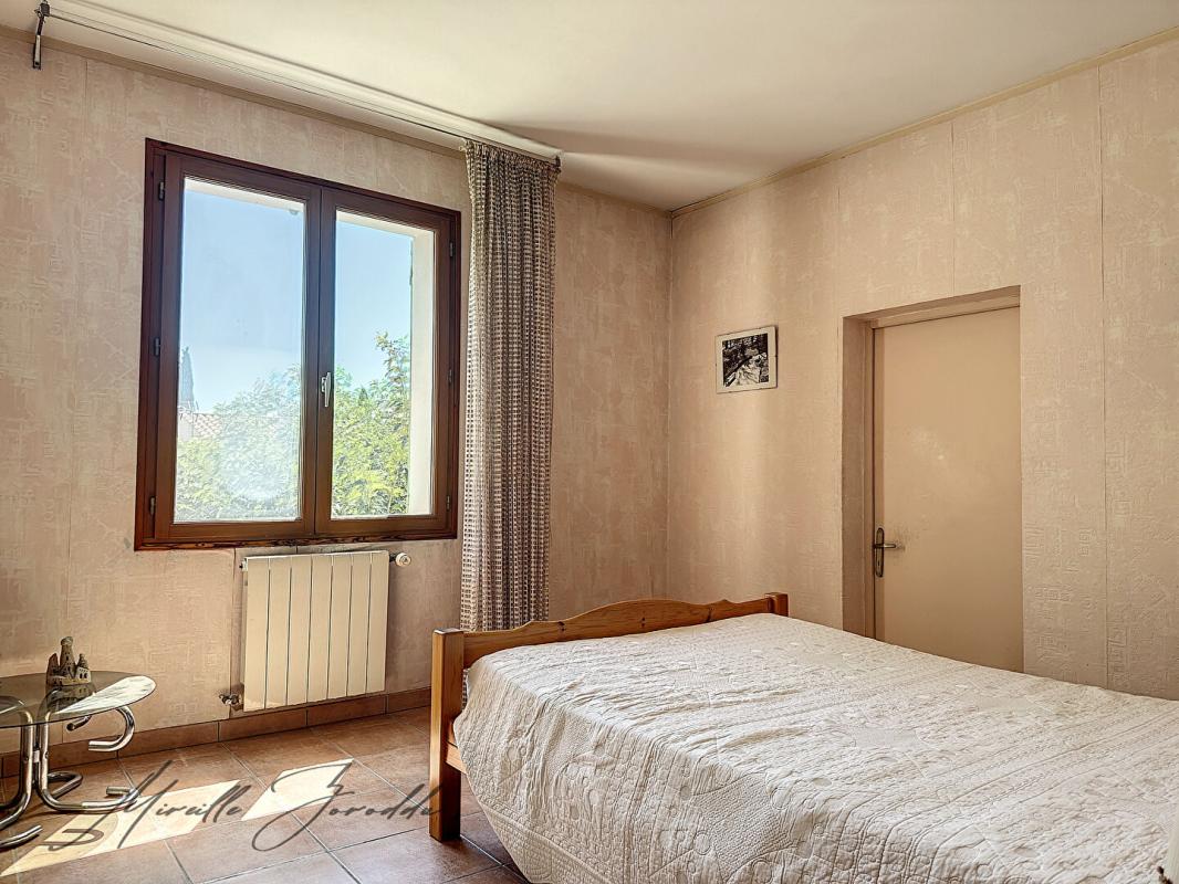 SAINT-REMY-DE-PROVENCE Saint Remy De Provence villa 5 pièces 128 m² avec piscine et dépendance 11