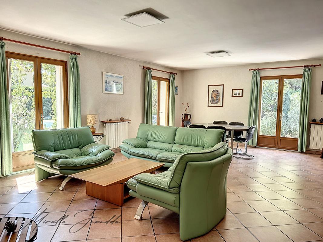 SAINT-REMY-DE-PROVENCE Saint Remy De Provence villa 5 pièces 128 m² avec piscine et dépendance 4