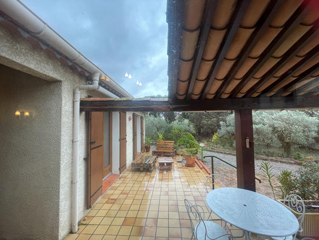 PEYRIAC-DE-MER Maison de plain pied avec un grand jardin arboré 4