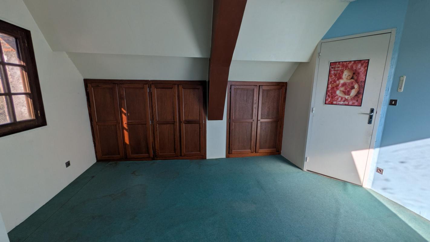 SAINT-GERAND-DE-VAUX Maison avec du cachet à rénover et grand terrain 12