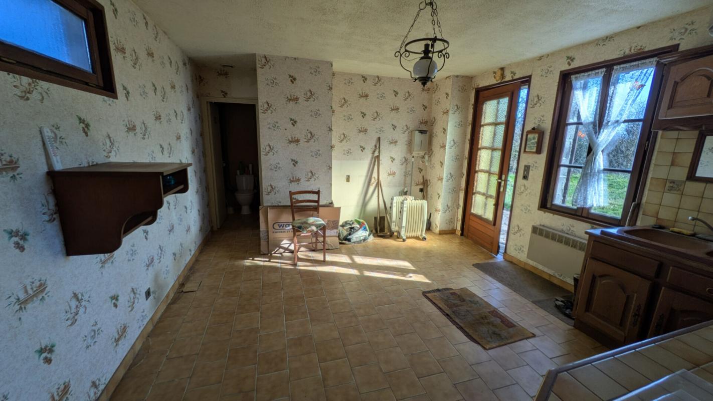 SAINT-GERAND-DE-VAUX Maison avec du cachet à rénover et grand terrain 4