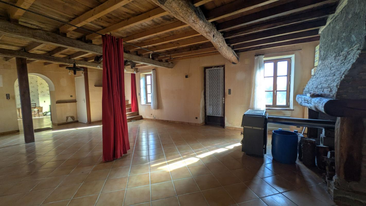 SAINT-GERAND-DE-VAUX Maison avec du cachet à rénover et grand terrain 7