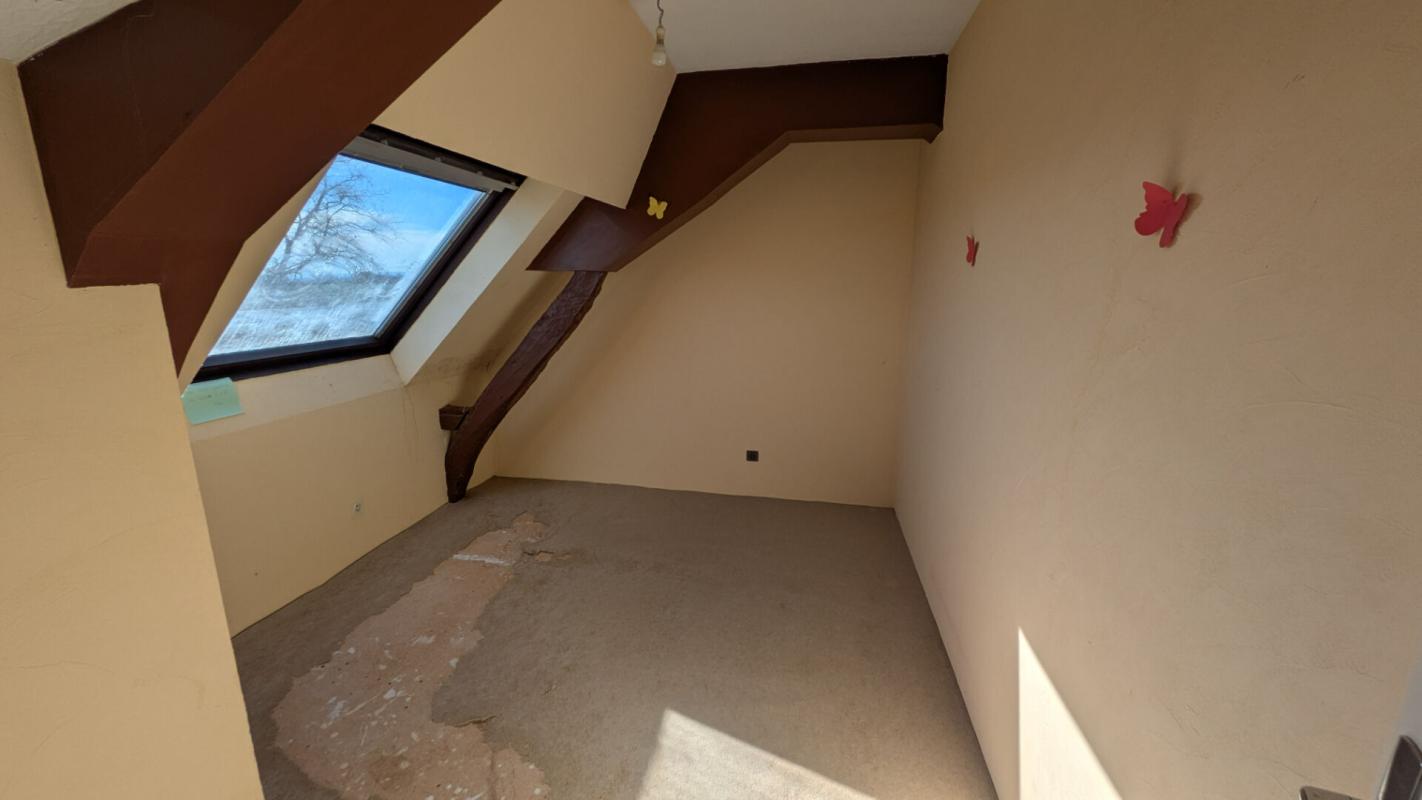 SAINT-GERAND-DE-VAUX Maison avec du cachet à rénover et grand terrain 9