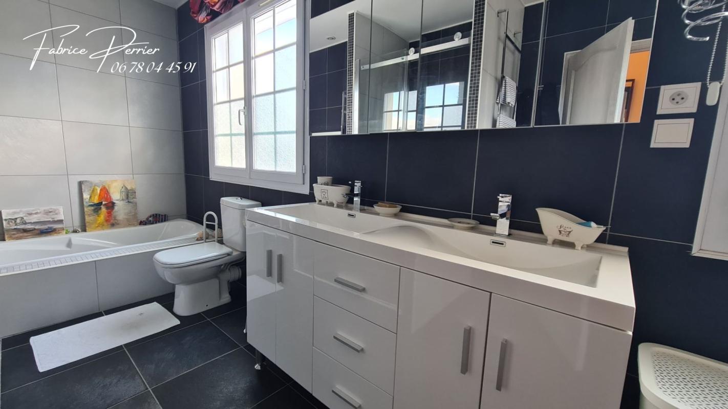 MONTBOUCHER-SUR-JABRON MAISON 147 m2 avec piscine 11