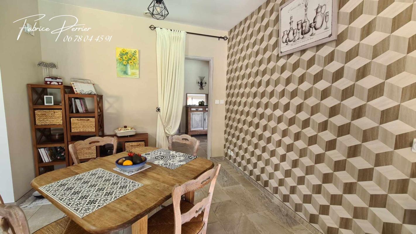 MONTBOUCHER-SUR-JABRON MAISON 147 m2 avec piscine 7