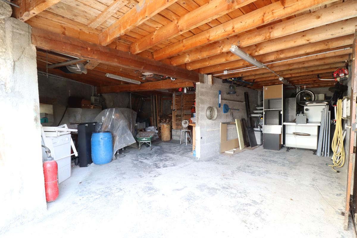 MARAT Maison Marat 8 pièces  +/-170 m2 + grange et jardin et 5ha de terrain 13