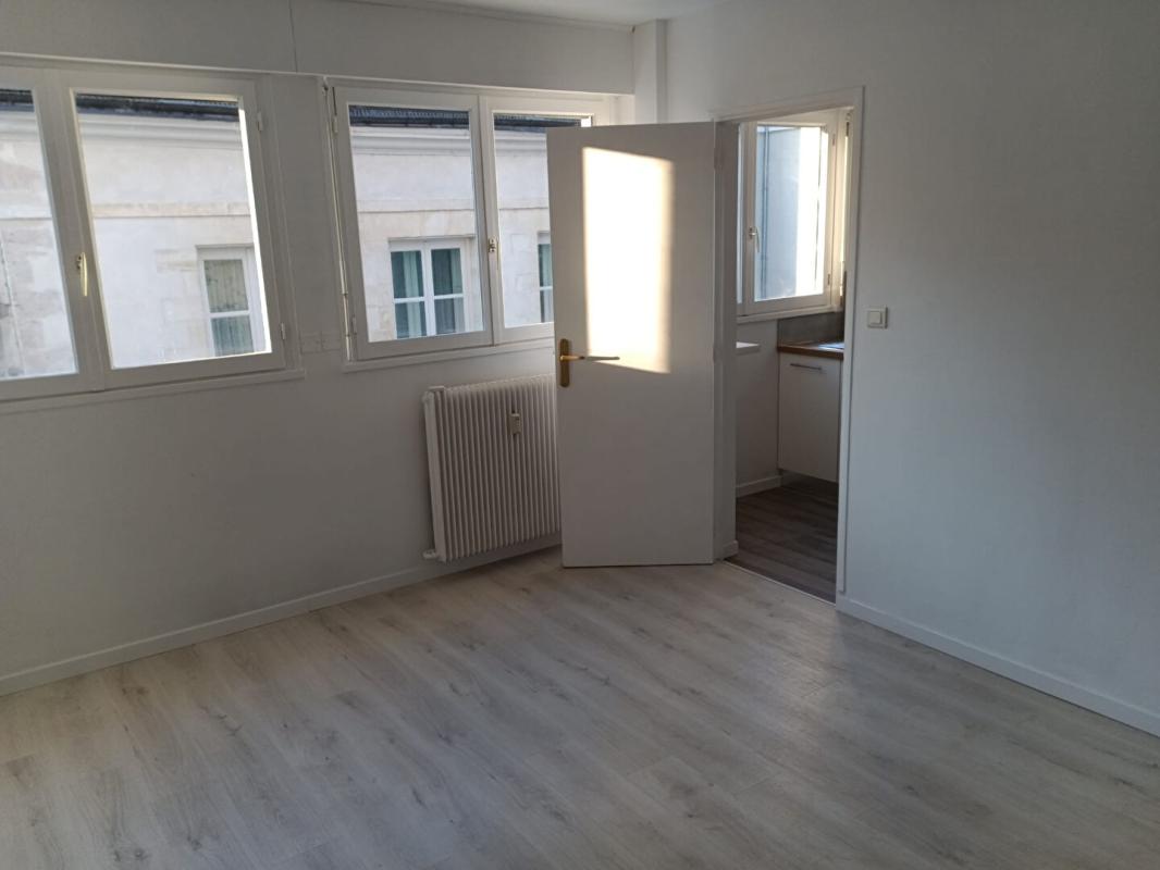 ORLEANS EXCLUSIVITE A VENDRE 45000 Orleans Appartement 2 pièces 37 M² ascenseur / parking 5