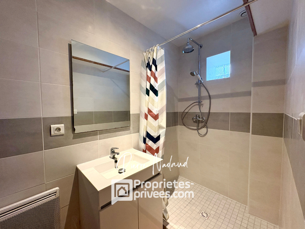 MENESPLET Maison Menesplet 4 pièces 3 chambres et bureau 7