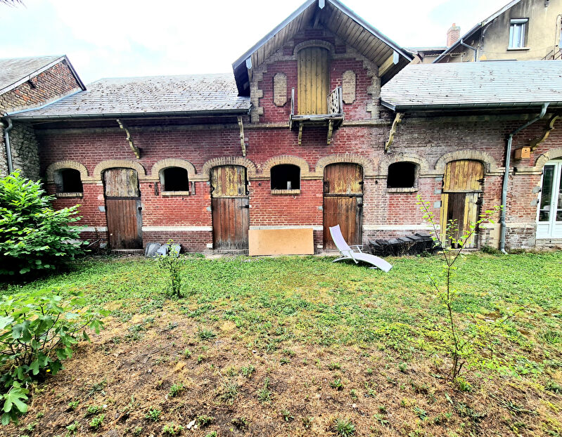 LOUVIERS LOUVIERS 27400 hyper centre ville - Propriété de caractère de 240 m2 - 5 chambres + une maison d'amis de 75 m2 rénovée sur 1.200 m2 de terrain plat - Prix : 556.000 5