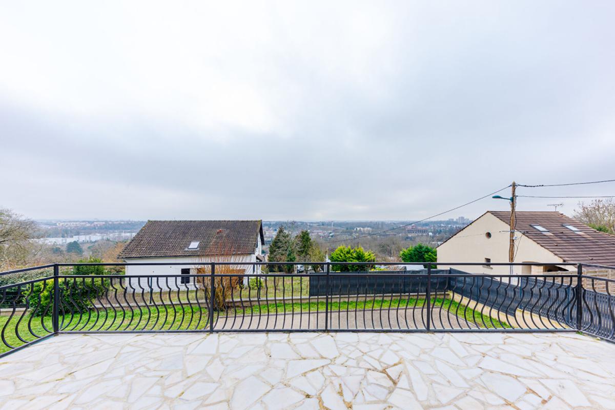 PONTOISE LA DISCRETE : Maison familiale de 120 m² avec vue Paris et Tour Eiffel 10
