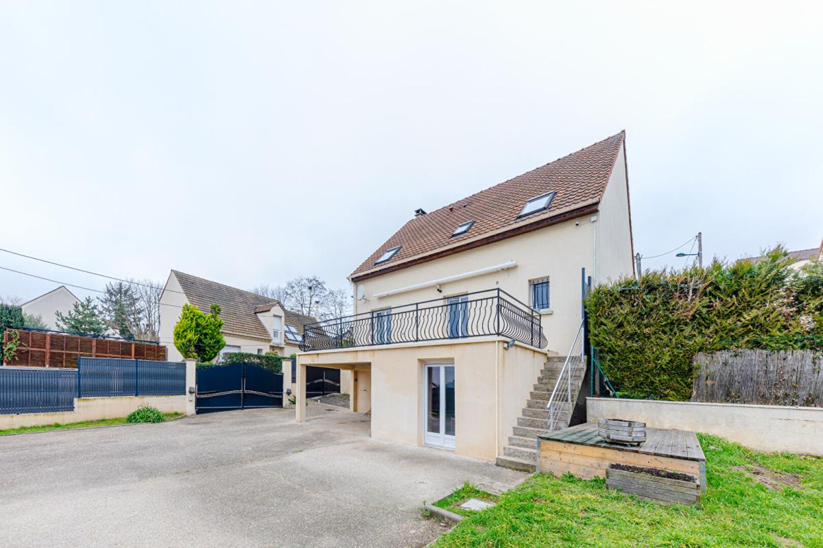 PONTOISE LA DISCRETE : Maison familiale de 120 m² avec vue Paris et Tour Eiffel 11
