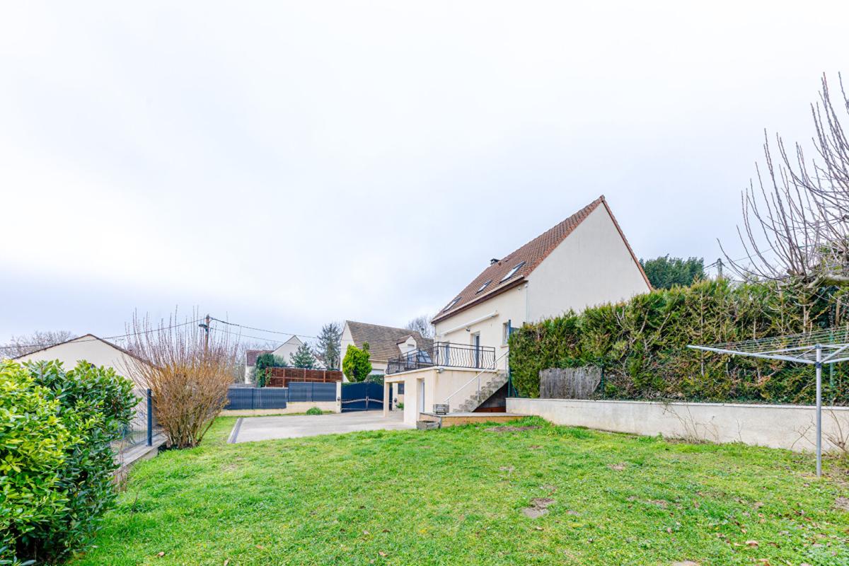 PONTOISE LA DISCRETE : Maison familiale de 120 m² avec vue Paris et Tour Eiffel 12