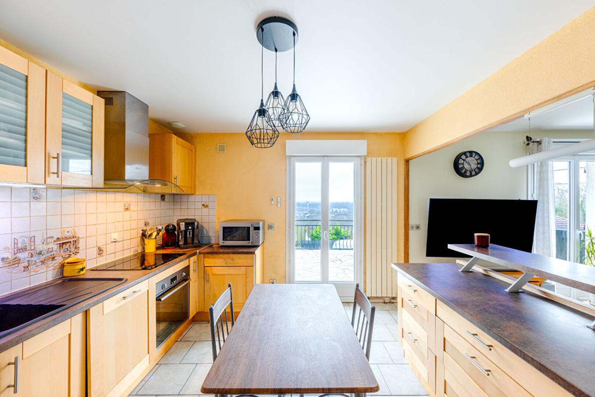 PONTOISE LA DISCRETE : Maison familiale de 120 m² avec vue Paris et Tour Eiffel 5