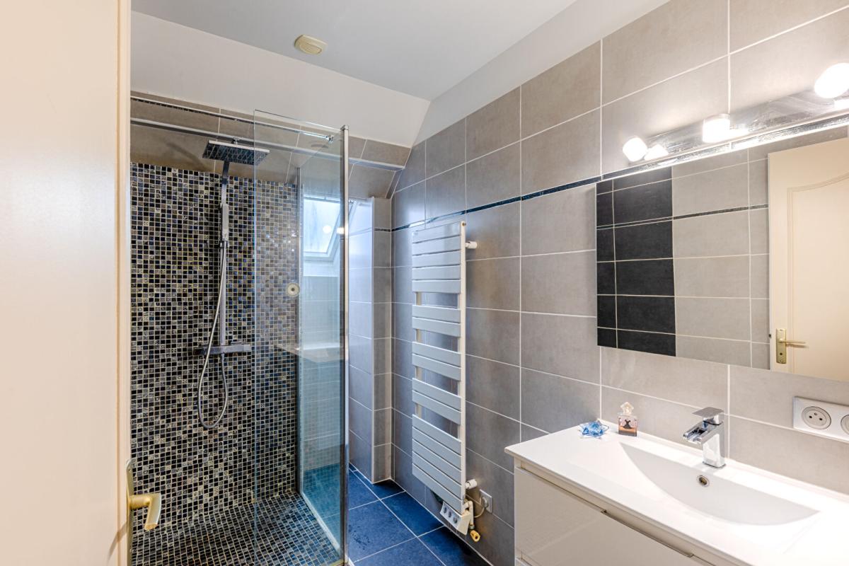 PONTOISE LA DISCRETE : Maison familiale de 120 m² avec vue Paris et Tour Eiffel 7