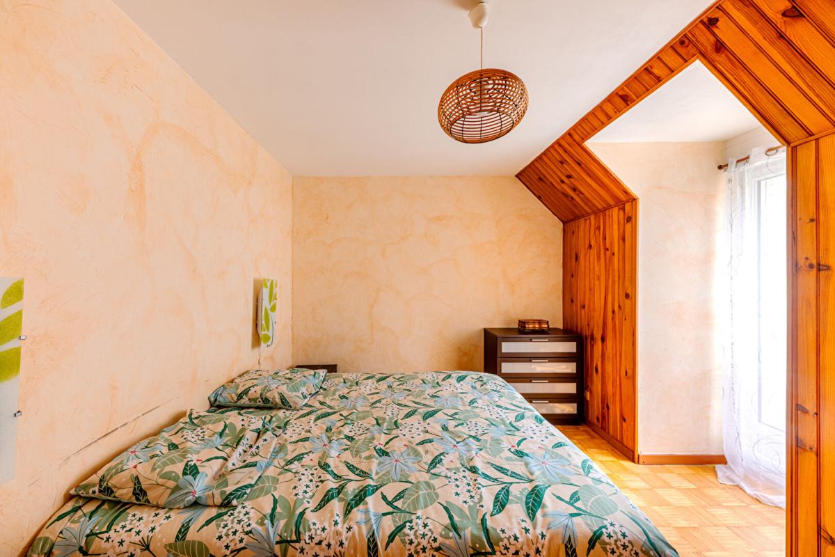 PONTOISE LA DISCRETE : Maison familiale de 120 m² avec vue Paris et Tour Eiffel 8