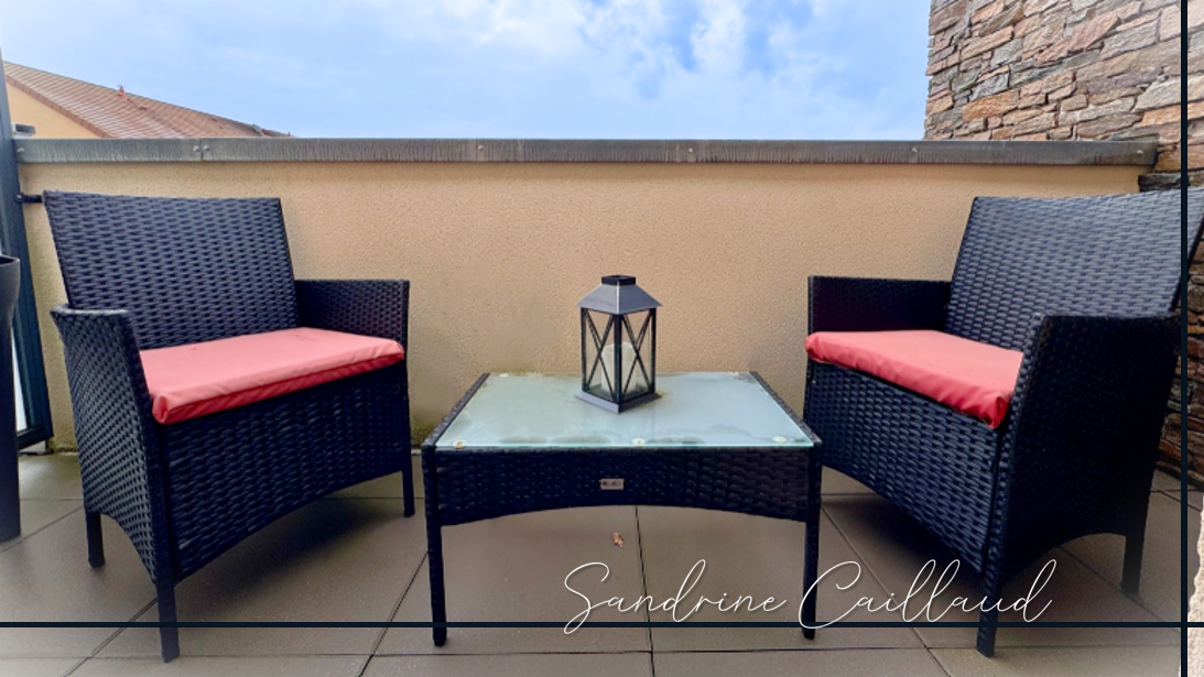 BREVAL 78980 BREVAL CENTRE - Appartement T3 lumineux - 2 balcons - ascenseur - 2 places de parking - parc résidentiel - 234000 Euros HAI 5