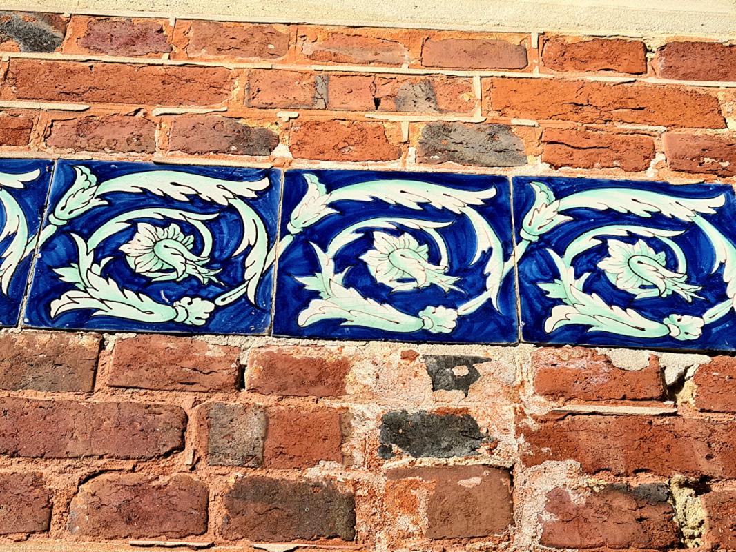 CHAUMONT-EN-VEXIN Chaumont en Vexin - Maison de Maître du 19ème de 210 m2 - 4 chambres - un ascenseur  qui permet accéder à tous les étages - cave et bâtiments - sur 2.957 m2 de parc arboré - Prix :  582.000 4