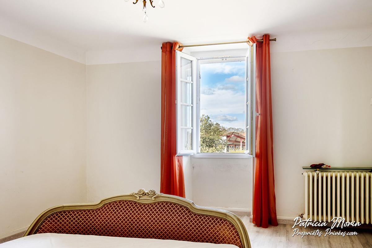 DAX Maison  centre ville de HINX   185 m2 Avec dépendances 10