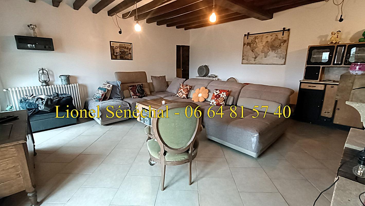 COURCEBOEUFS Longère rénovée et peu énergivore sans vis - à - vis avec des dépendances sur une parcelle de plus de 6 000 m2 5