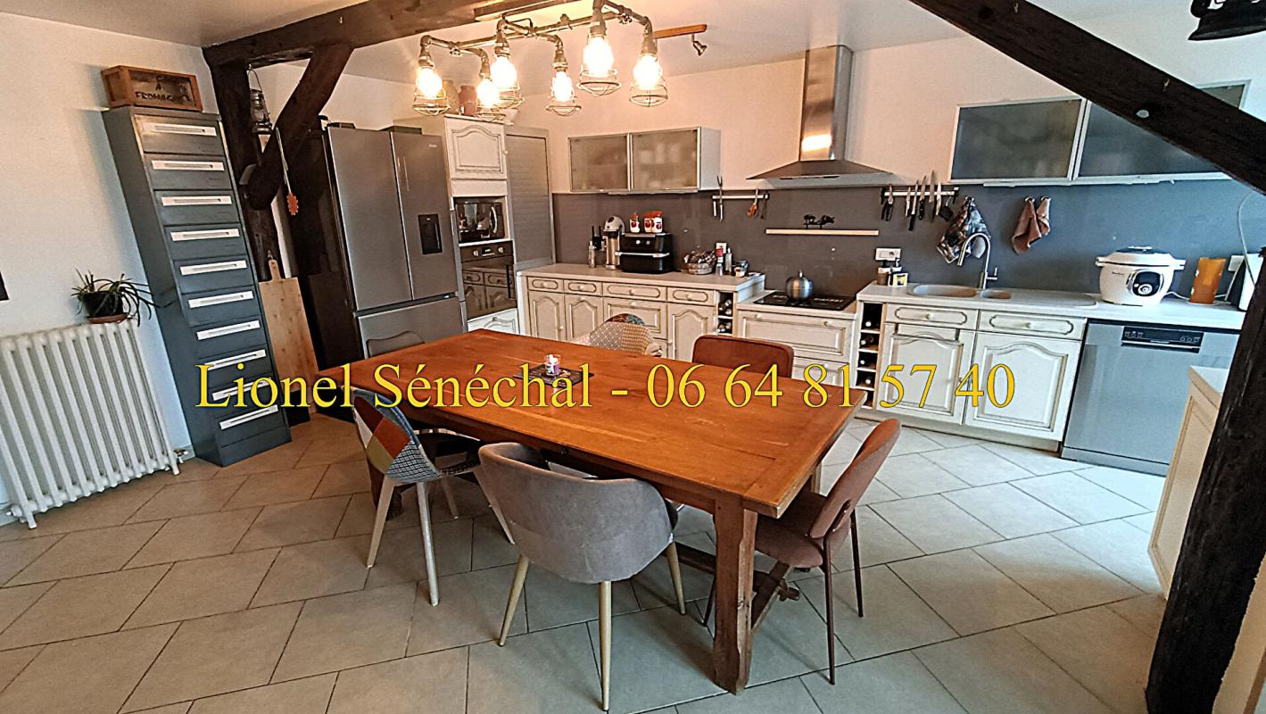 COURCEBOEUFS Longère rénovée et peu énergivore sans vis - à - vis avec des dépendances sur une parcelle de plus de 6 000 m2 7