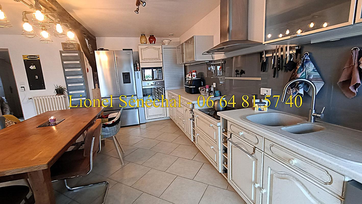 COURCEBOEUFS Longère rénovée et peu énergivore sans vis - à - vis avec des dépendances sur une parcelle de plus de 6 000 m2 9