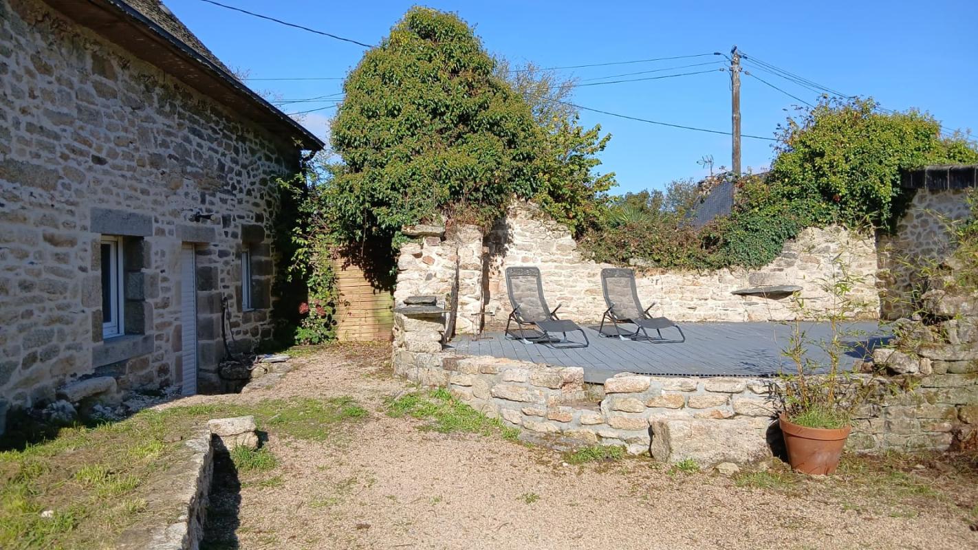 BERRIEN 29690 Berrien longère 3 chambres terrain de 1600 m² Garage 11