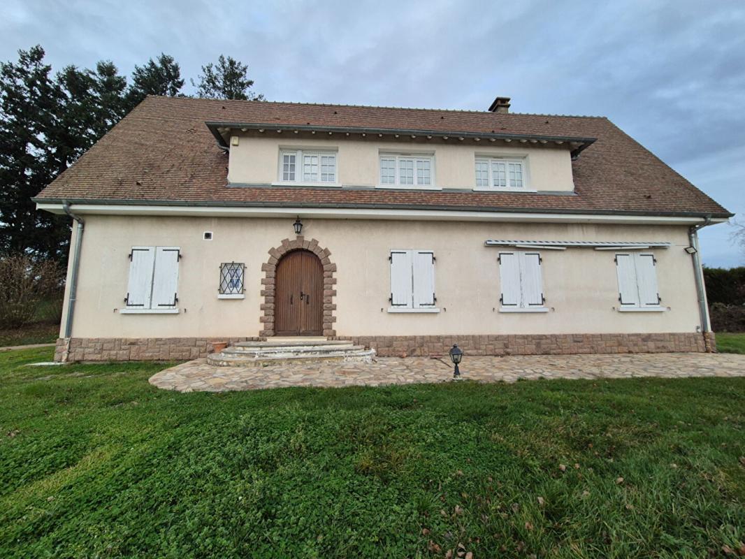 VARENNES-SUR-ALLIER Maison Varennes Sur Allier 5 pièce(s) 186 m2 1