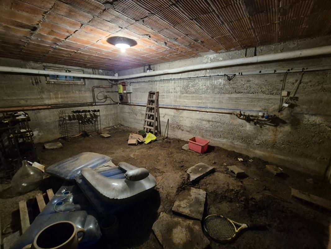 VARENNES-SUR-ALLIER Maison Varennes Sur Allier 5 pièce(s) 186 m2 13