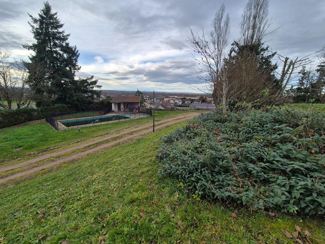 VARENNES-SUR-ALLIER Maison Varennes Sur Allier 5 pièce(s) 186 m2 14