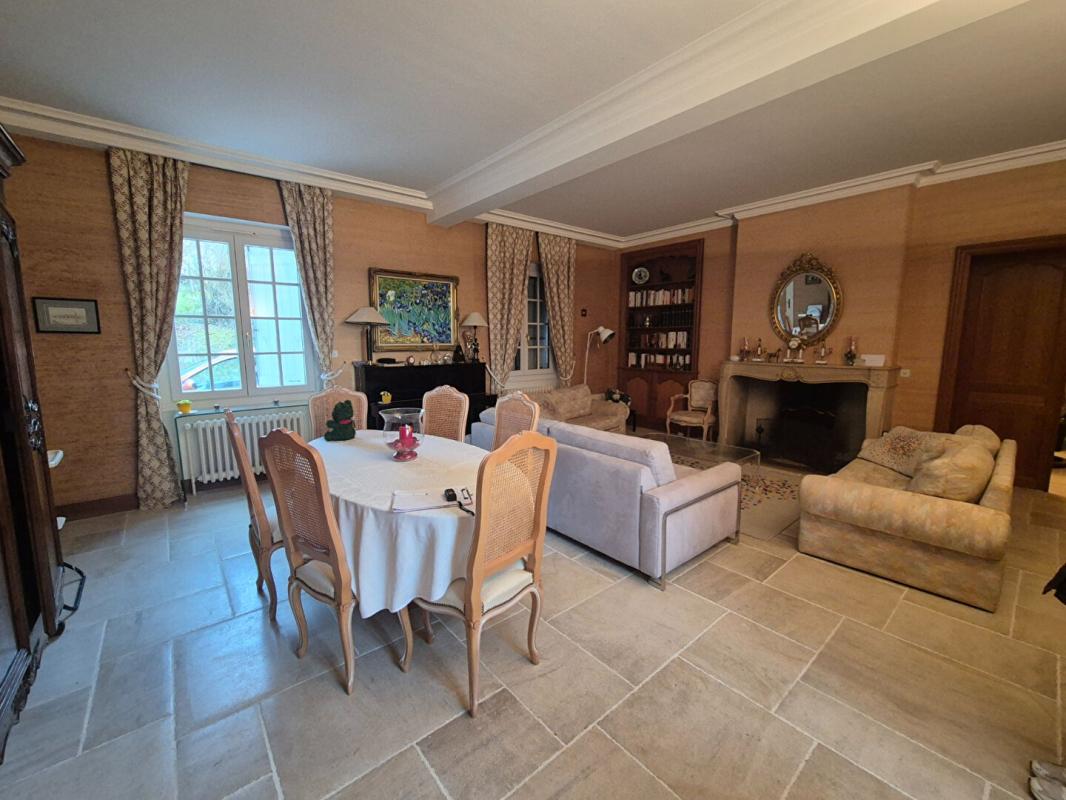 VARENNES-SUR-ALLIER Maison Varennes Sur Allier 5 pièce(s) 186 m2 4