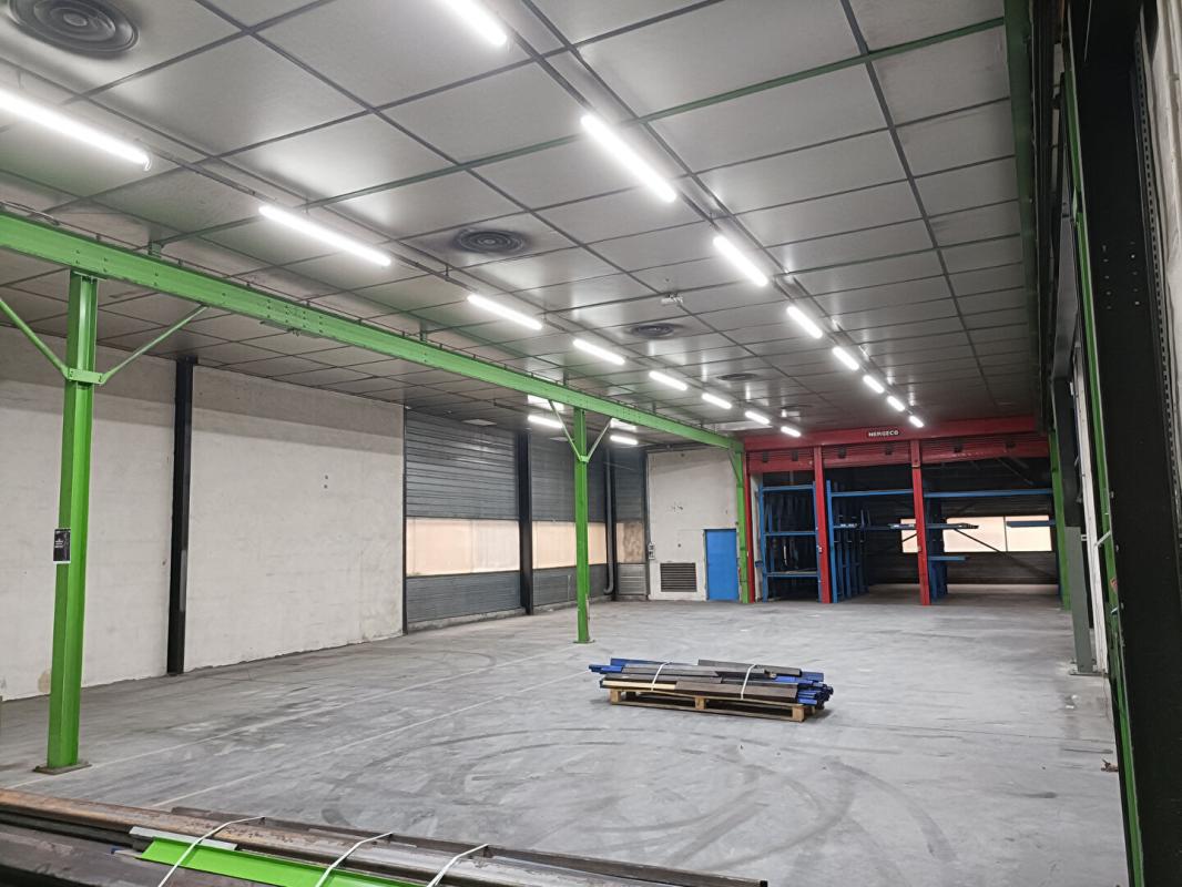 DUNIERES 43220 DUNIERES -  locaux d'activité comprenant des bureaux, un bâtiment industriel et des locaux à usage de stockage 5