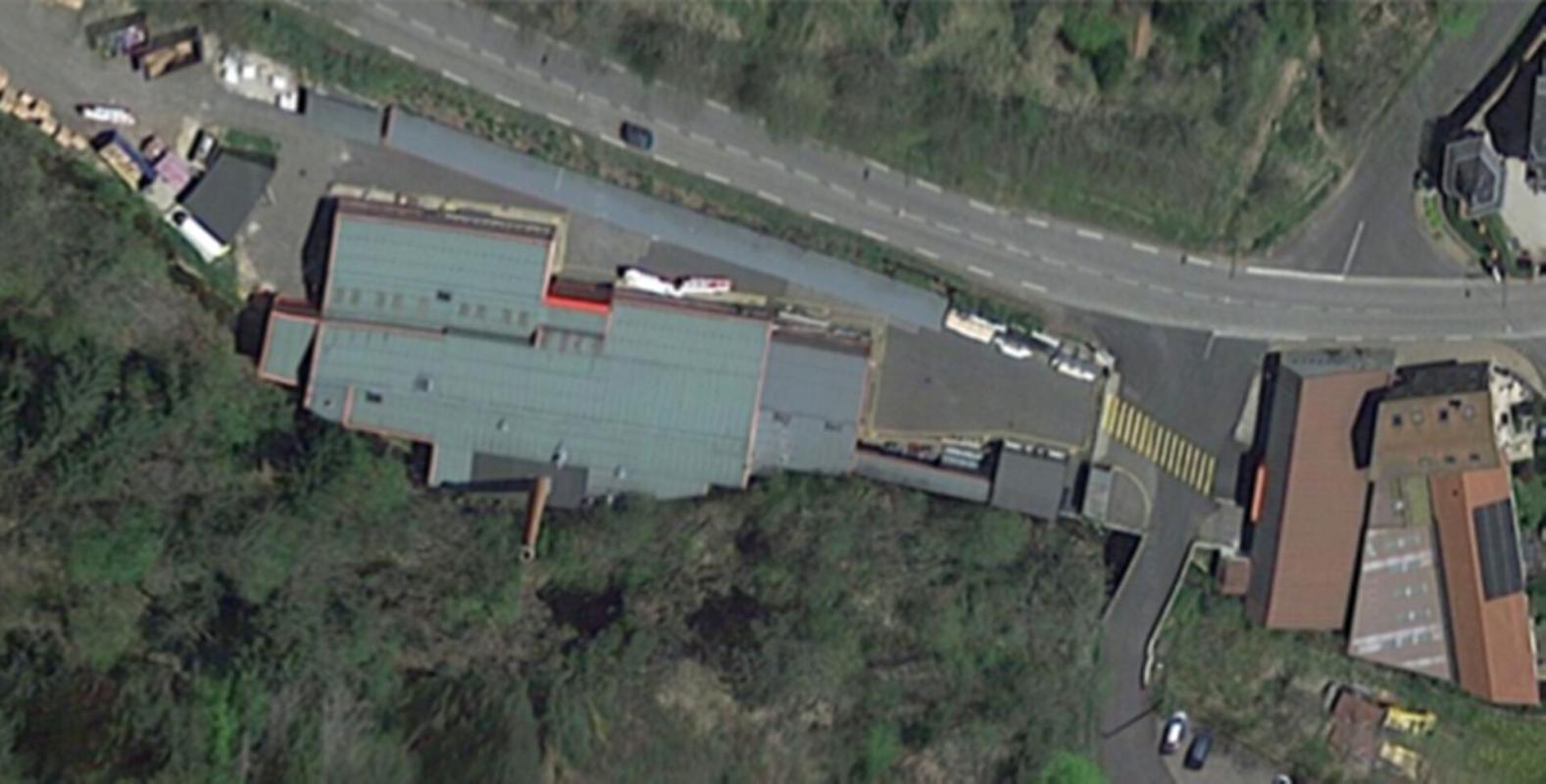 DUNIERES 43220 DUNIERES -  locaux d'activité comprenant des bureaux, un bâtiment industriel et des locaux à usage de stockage 8